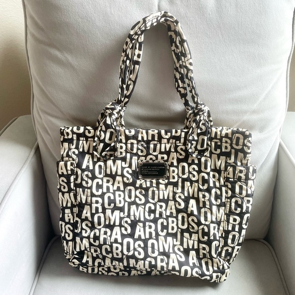 Marc Jacobs Handbags - Marc Jacobs Black and White Logo Tote Bag